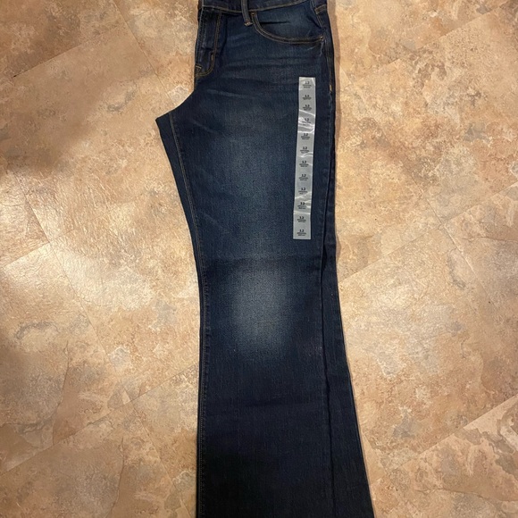 NWT old navy jeans - Picture 2 of 2